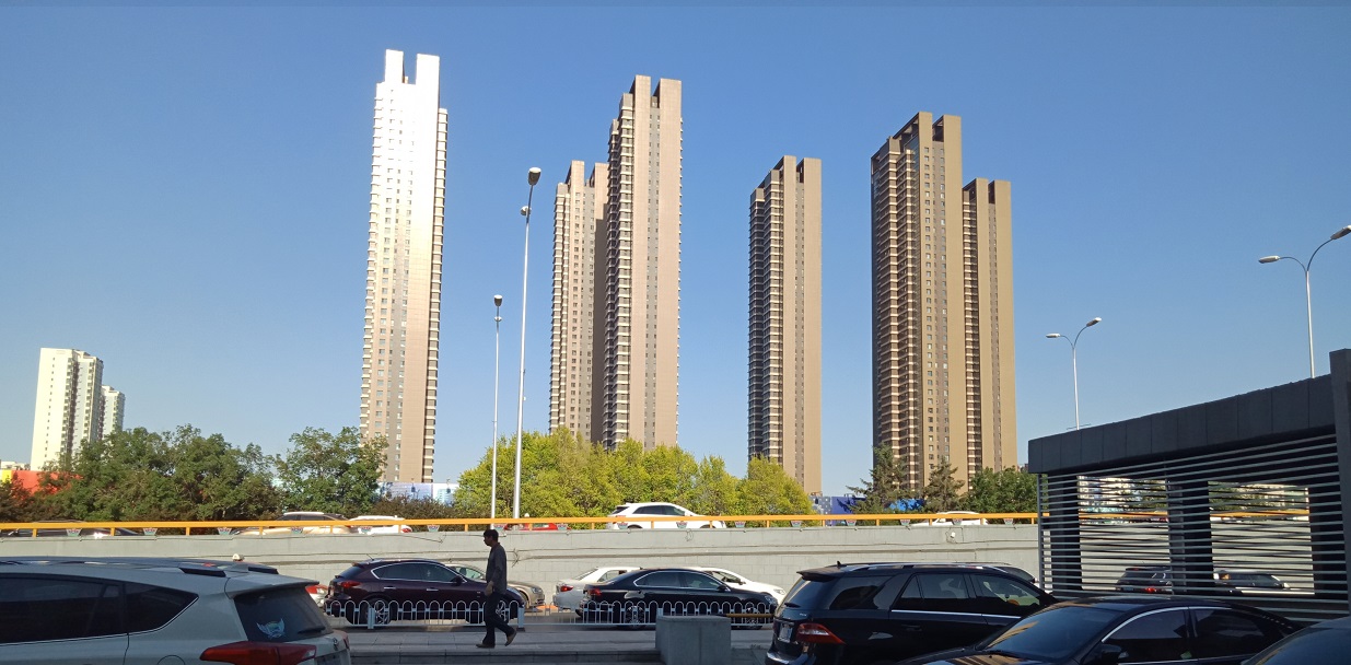 IMG201805181634展览馆南.jpg